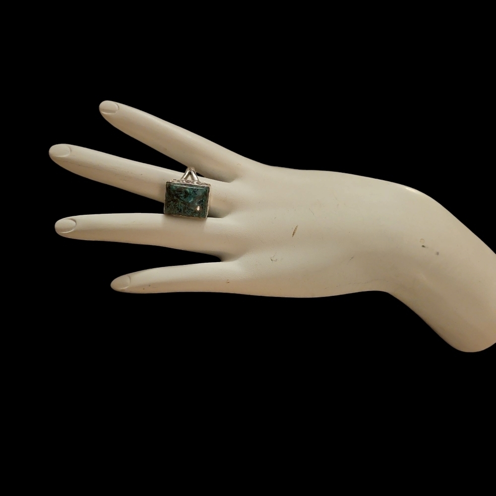 Green Stone Square Ring